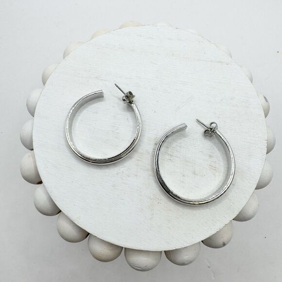 Sarah Coventry Vintage Silver Tone Textured Hoops Hoop Earrings - Picture 5 of 10